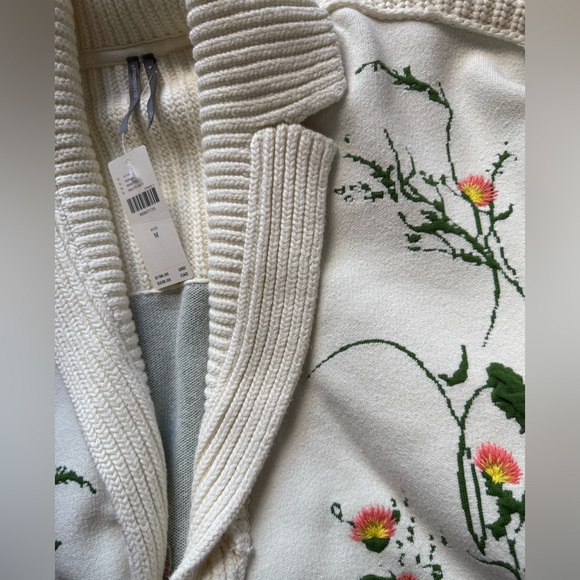 NWT Size M (P2P 27") -Anthro embroidered Floral Cotton Cardigan Sweater (US$198) - Picture 6 of 16